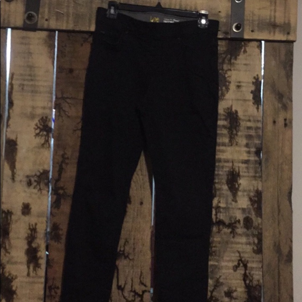 Black mid rise jeggings